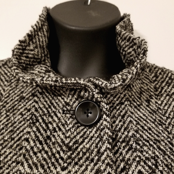 EUC! Old Navy black/white tweed, 3-button coat - Picture 8 of 9